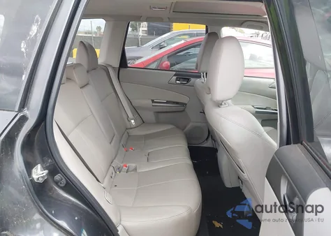 2013 Subaru Forester 2.5X Limited z USA, uszkodzony, nr VIN JF2SHAEC7DH431647